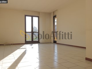 Trilocale in Affitto a Desio, zona Centro, 850&euro;, 98 m², con Box