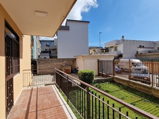Trilocale in Vendita a Mondragone, zona VIA ALEMANNO, 115'000&euro;, 110 m²