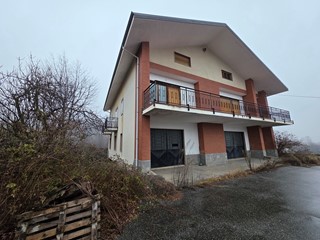 Appartamento in Vendita a Giaveno, 146'250&euro;, 234 m²