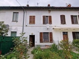 Trilocale in Vendita a Pieve Albignola, zona Cascinotto Mensa, 21'994&euro;, 137 m²