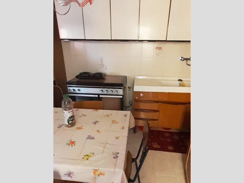 Trilocale in Vendita a Carrara, zona Gragnana, 40'000&euro;, 60 m², arredato