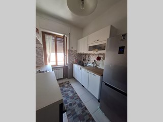 Appartamento in Affitto a Carrara, zona Avenza, 1'400&euro;, 140 m², arredato