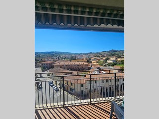 Appartamento in Vendita a Casciana Terme Lari, zona Casciana Terme, 129'000&euro;, 105 m², arredato, con Box