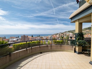 Appartamento in Vendita a Taggia, 1'150'000&euro;, 210 m²