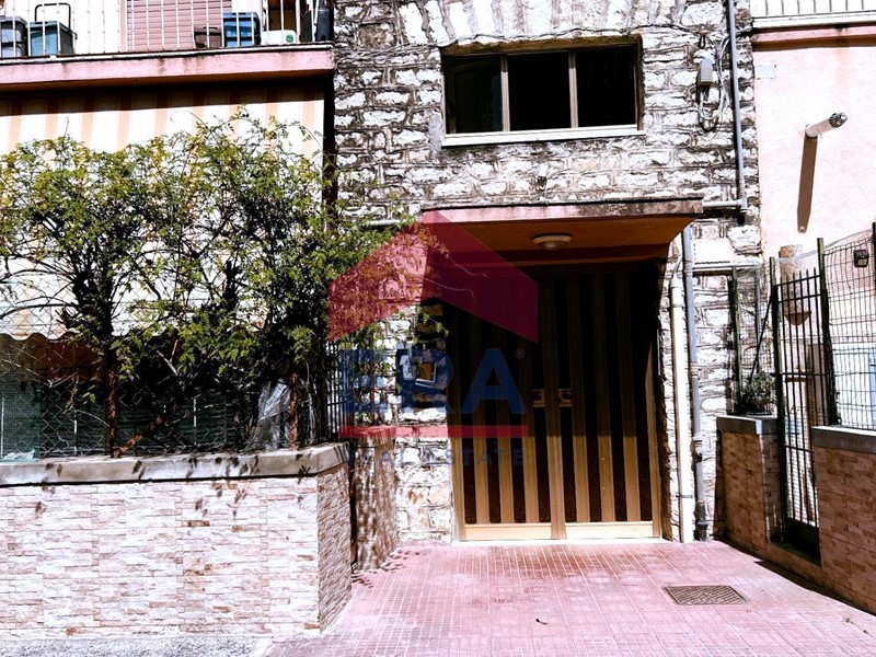 Quadrilocale in Affitto a Trapani, 380&euro;, 107 m²