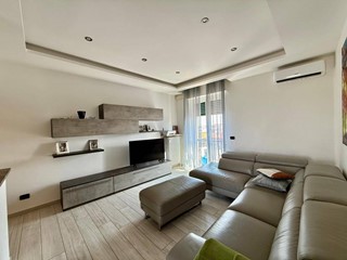 Appartamento in Vendita a Alessandria, 108'000&euro;, 95 m²