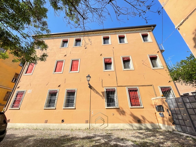 Trilocale in Vendita a Ferrara, 220'000&euro;, 98 m²