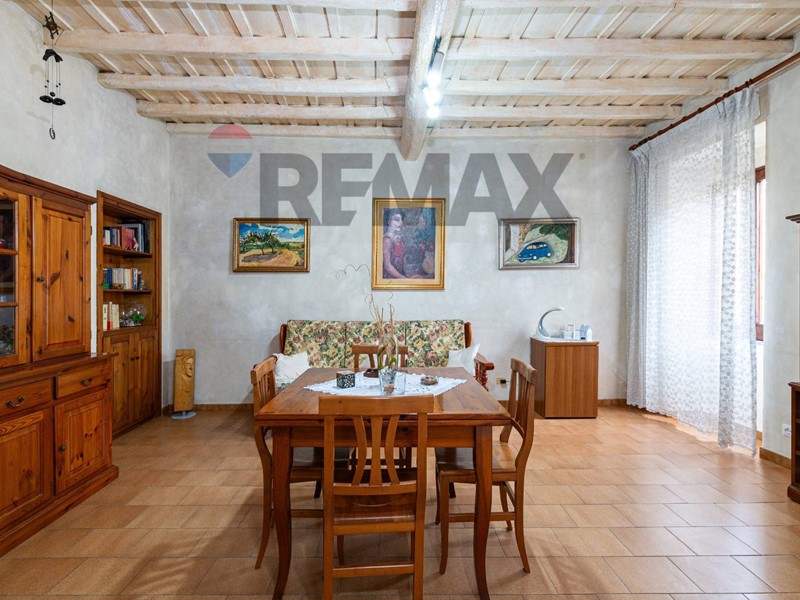 Trilocale in Vendita a Monterotondo, 160'000&euro;, 130 m²