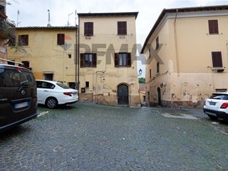 Trilocale in Vendita a Monterotondo, 160'000&euro;, 130 m²