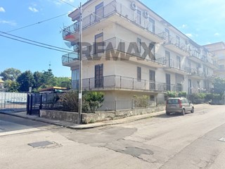 Quadrilocale in Vendita a Riposto, 69'000&euro;, 100 m²