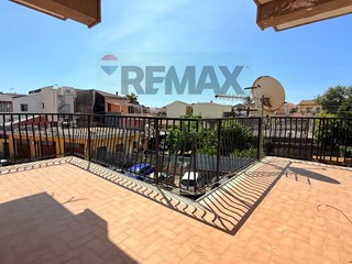 Appartamento in Vendita a Riposto, 69'000&euro;, 139 m²