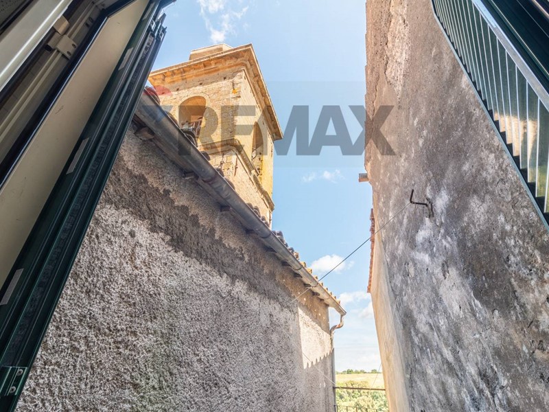 Quadrilocale in Vendita a Ischia di Castro, 49'000&euro;, 130 m²