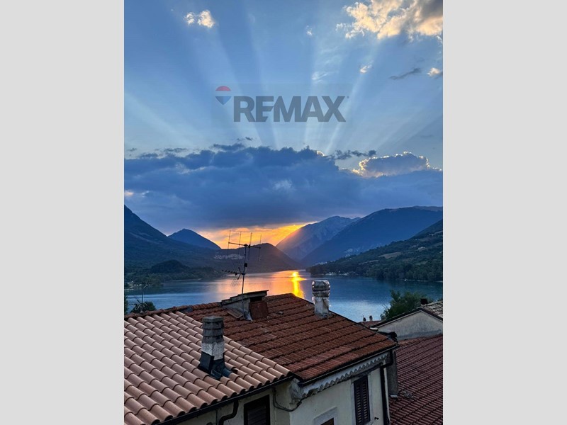 Trilocale in Vendita a Barrea, 155'000&euro;, 90 m²