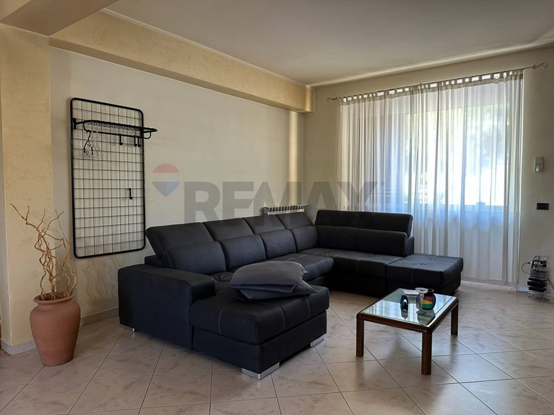 Appartamento in Vendita a Roccasicura, 148'000&euro;, 174 m²