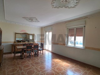 Appartamento in Vendita a Palermo, 90'000&euro;, 100 m²