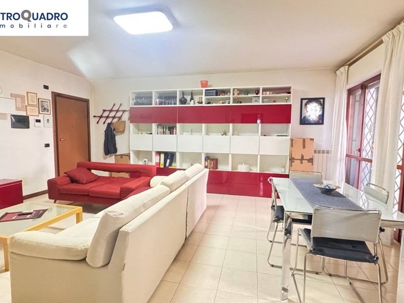 Trilocale in Vendita a Roma, 269'000&euro;, 95 m²