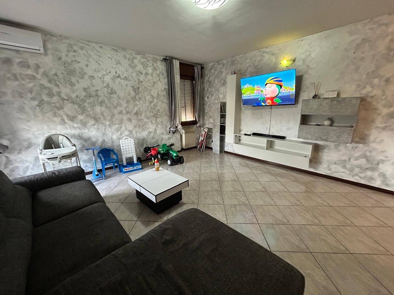 Appartamento in Vendita a Rovigo, 99'000&euro;, 133 m²