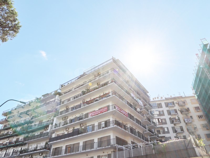 Trilocale in Vendita a Napoli, 240'000&euro;, 91 m²