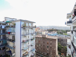 Trilocale in Vendita a Napoli, 240'000&euro;, 91 m²