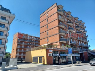 Trilocale in Vendita a Gallarate, 159'000&euro;, 96 m², arredato