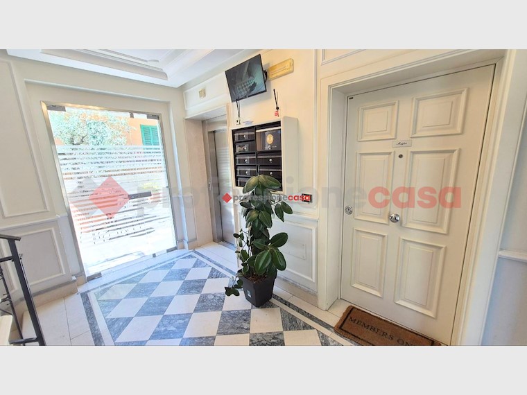 Trilocale in Vendita a Foggia, 302'000&euro;, 110 m², con Box