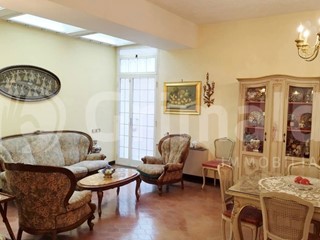 Appartamento in Vendita a Roma, 840'000&euro;, 330 m², con Box