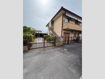 Appartamento in Vendita a Adria, 110'000&euro;, 110 m², con Box
