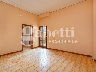 Trilocale in Vendita a Casandrino, 129'000&euro;, 120 m²