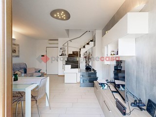 Bilocale in Vendita a Masate, 165'000&euro;, 75 m², con Box