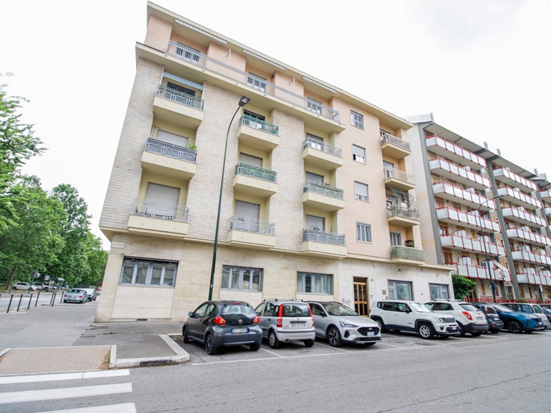 Trilocale in Vendita a Torino, 149'000&euro;, 85 m², con Box