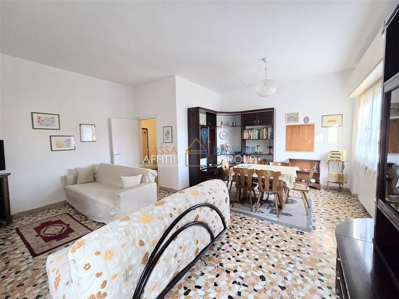 Appartamento in Vendita a Massa, zona Marina Di Massa, 270'000&euro;, 120 m²