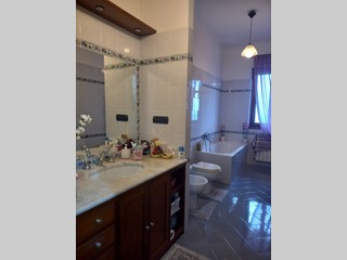 Appartamento in Vendita a Fara in Sabina, 150'000&euro;, 110 m², arredato
