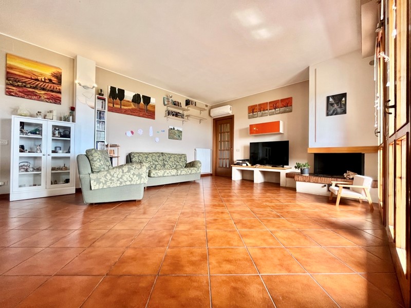 Appartamento in Vendita a Pontedera, zona Oltrera, 173'000&euro;, 125 m², con Box
