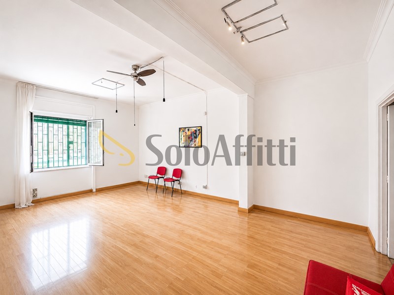 Bilocale in Affitto a Napoli, zona Vomero, 650&euro;, 60 m²