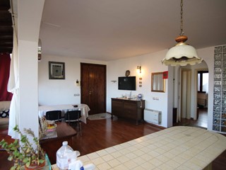 Appartamento in Affitto a Saludecio, zona Santa Maria Del Monte, 700&euro;, 85 m², con Box