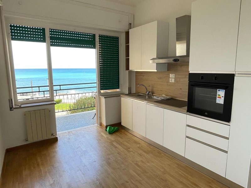 Appartamento in Vendita a Sestri Levante, 950'000&euro;, 120 m²