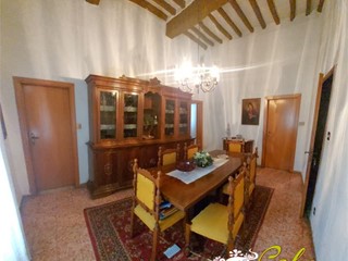 Appartamento in Vendita a San Gimignano, 240'000&euro;, 138 m²