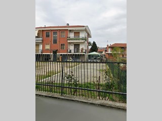 Quadrilocale in Vendita a Candiolo, 60'000&euro;, 113 m²