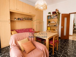 Quadrilocale in Vendita a Colle di Val D'Elsa, zona Gracciano Dell'elsa, 160'000&euro;, 85 m², con Box