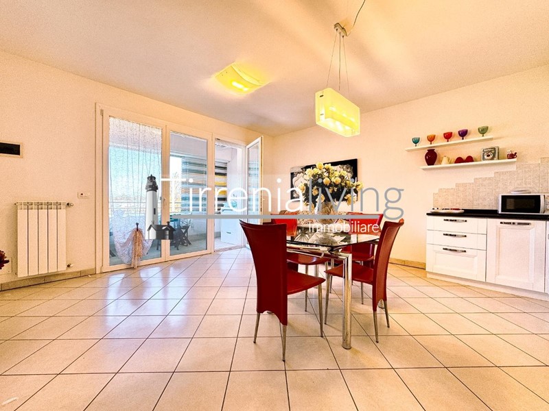 Trilocale in Vendita a Pisa, zona Calambrone, 240'000&euro;, 70 m², arredato, con Box