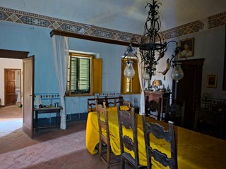 Appartamento in Vendita a Peccioli, 95'000&euro;, 140 m²