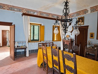 Appartamento in Vendita a Peccioli, 95'000&euro;, 140 m²