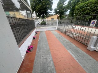 Attico in Vendita a Camaiore, zona Lido di Camaiore, 450'000&euro;, 110 m², arredato