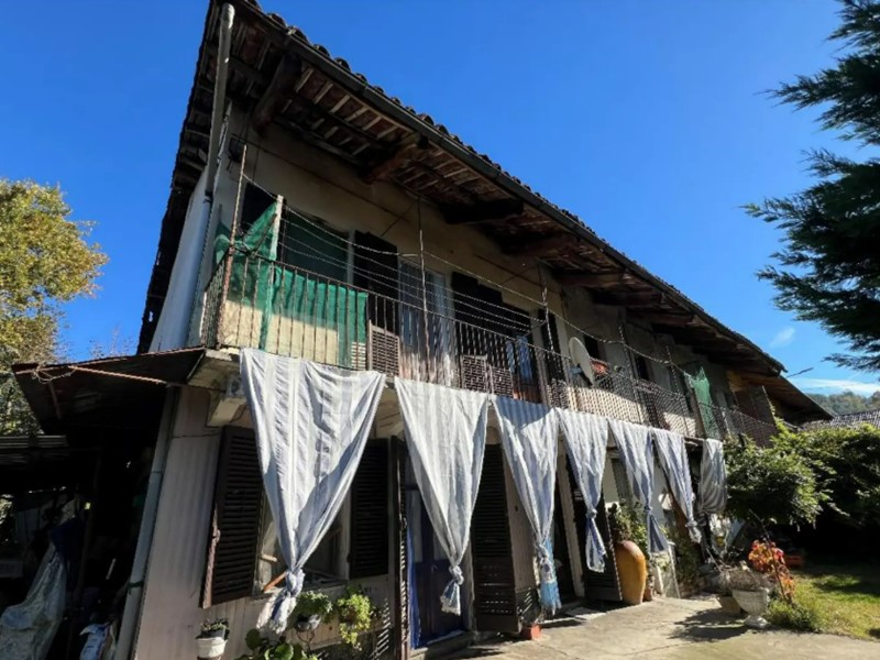 Appartamento in Vendita a San Sebastiano da Po, 49'500&euro;, 244 m²