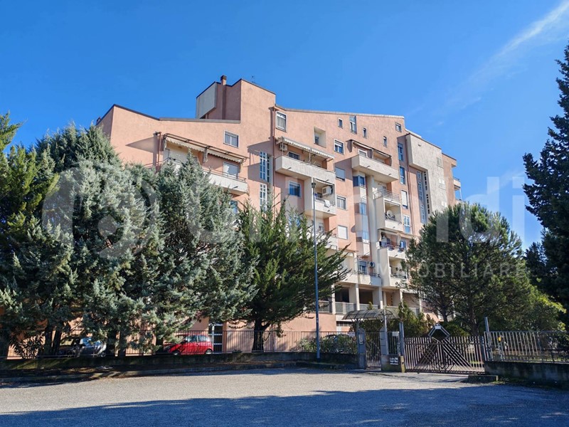 Quadrilocale in Vendita a Benevento, 220'000&euro;, 120 m², con Box