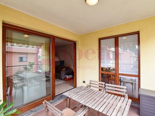 Trilocale in Vendita a Carugo, 220'000&euro;, 135 m²