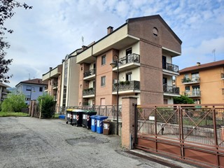 Bilocale in Vendita a Avigliana, 135'000&euro;, 65 m², con Box