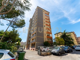 Quadrilocale in Vendita a Catania, 350'000&euro;, 140 m², arredato, con Box
