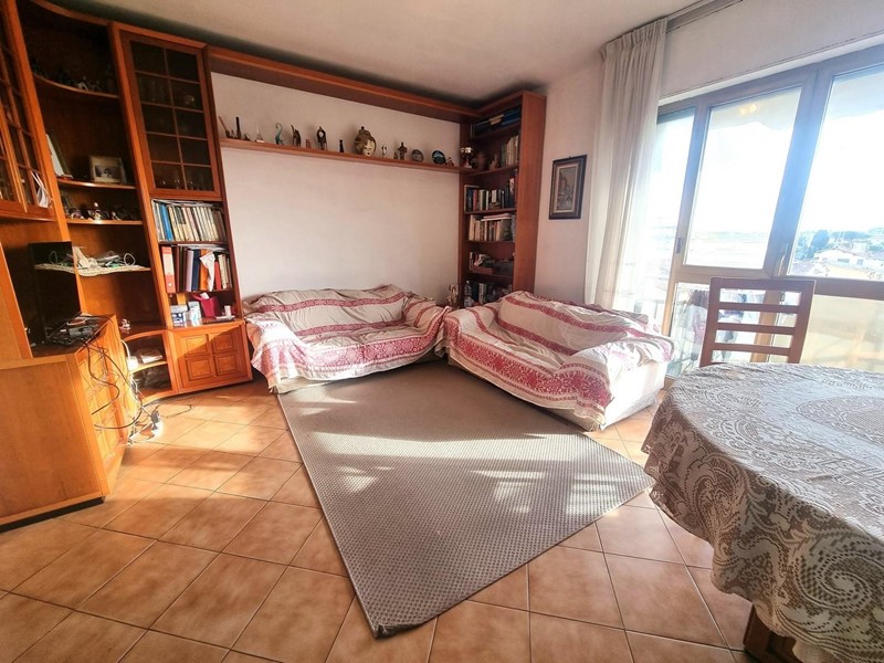Appartamento in Vendita a Viareggio, 270'000&euro;, 80 m²
