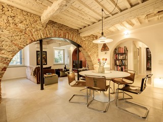 Appartamento in Vendita a Pietrasanta, 545'000&euro;, 120 m², arredato